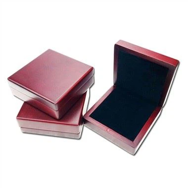 Дървена кутия за опаковане на бижута